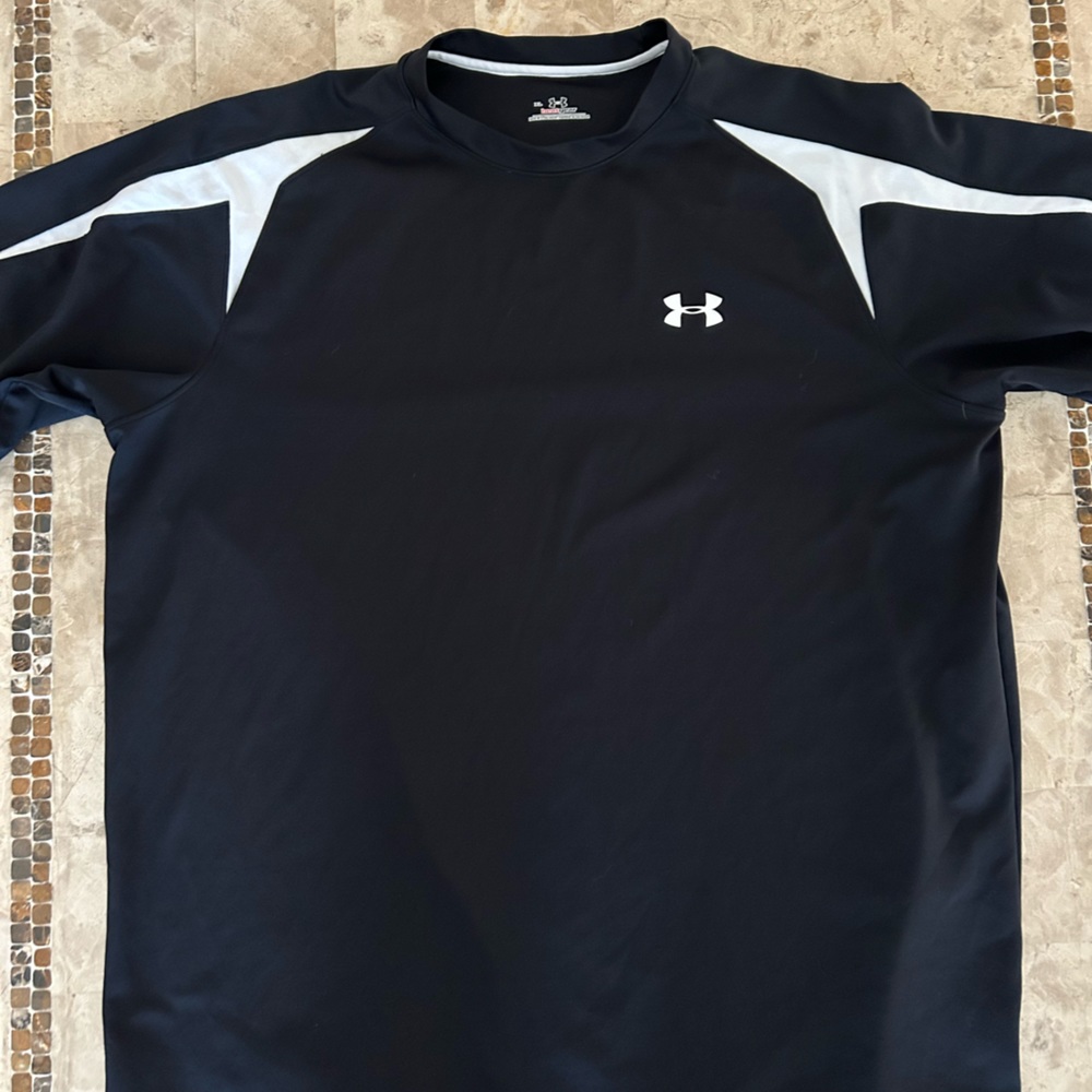 Under Armour Heat Gear Men’s Crewneck Athletic /casual Shirt Size‎ XL